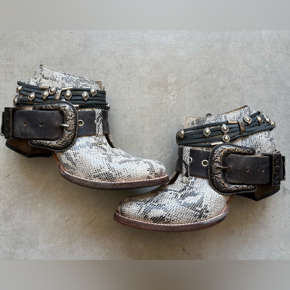 Freebird By Steven Saloon Booties - Picture 12 of 16